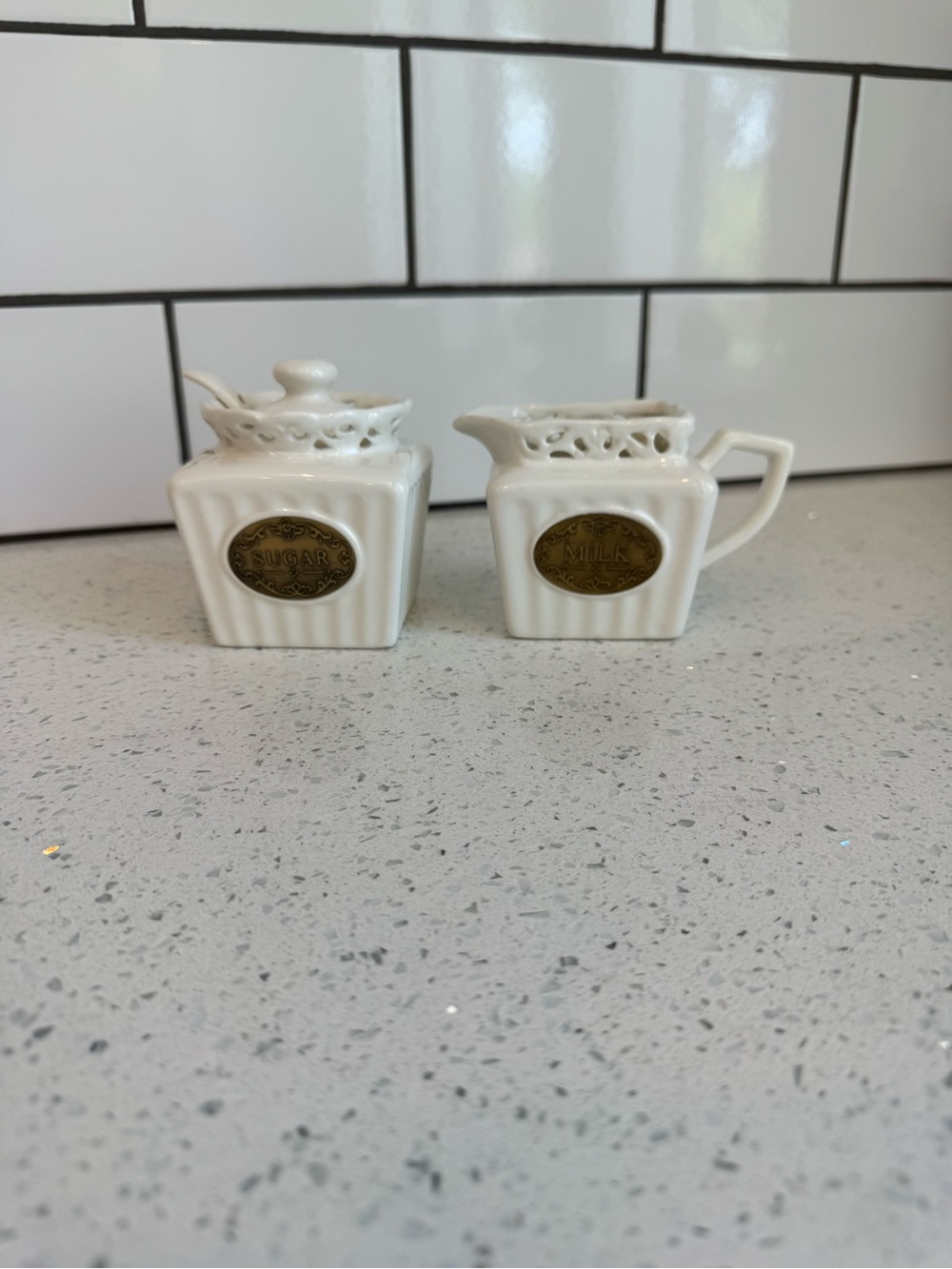THL White Ceramic Sugar Bowl & Creamer Set